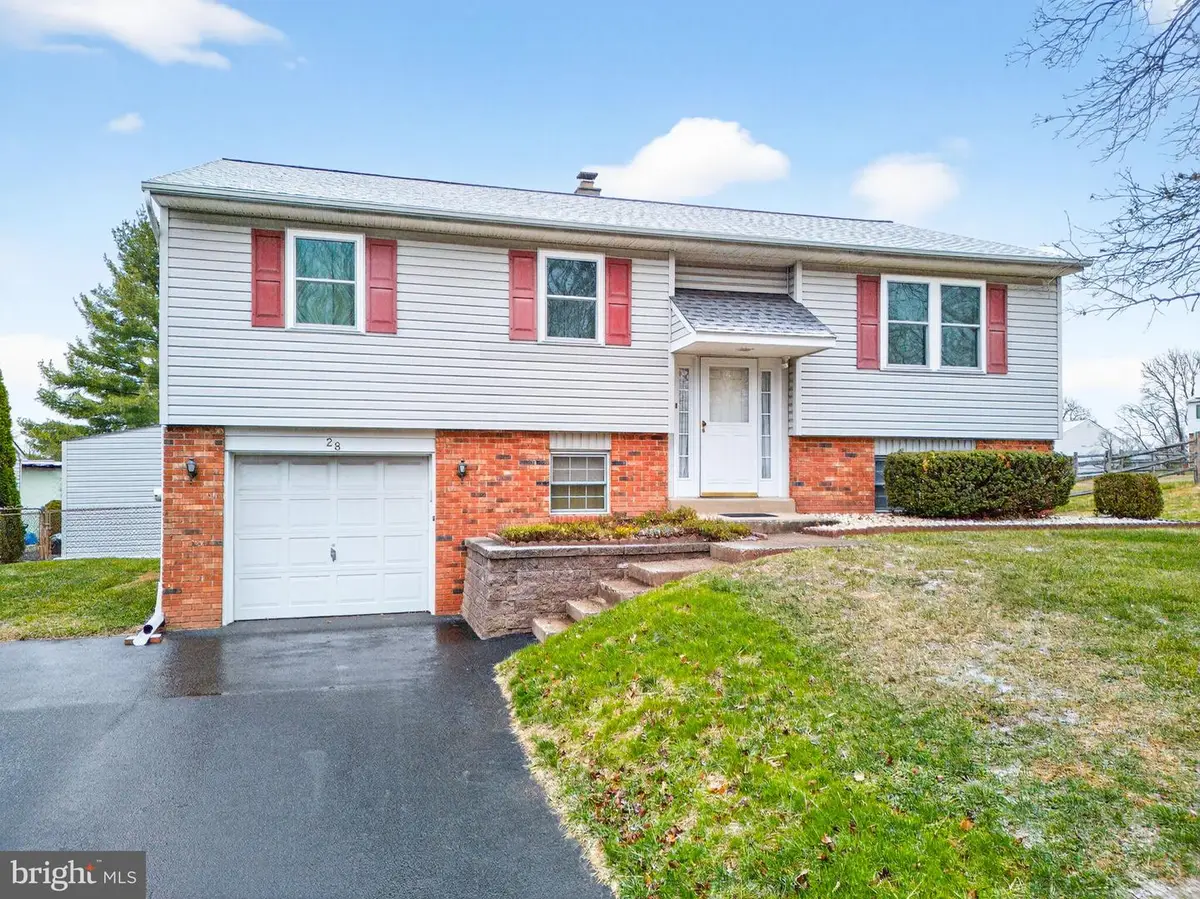 28 Cochise Ln, Royersford, PA 19468 - Image #1