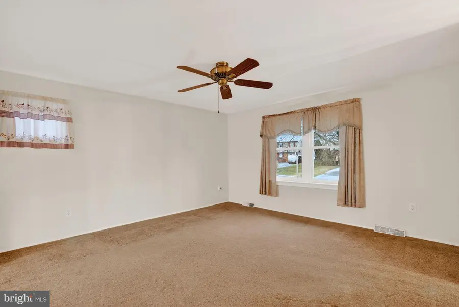 28 Cochise Ln, Royersford, PA 19468 - Image #3