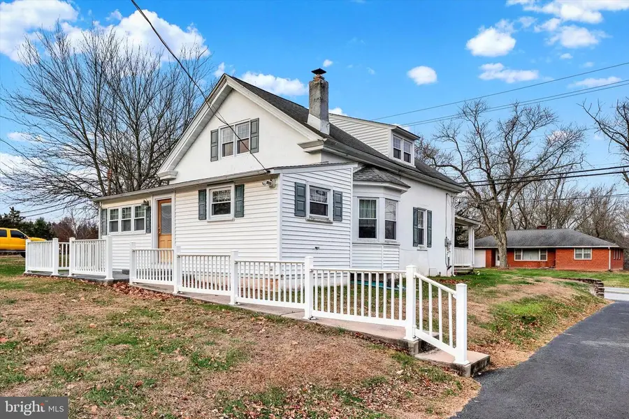 540 Gilbertsville Rd, Gilbertsville, PA 19525 - Image #2