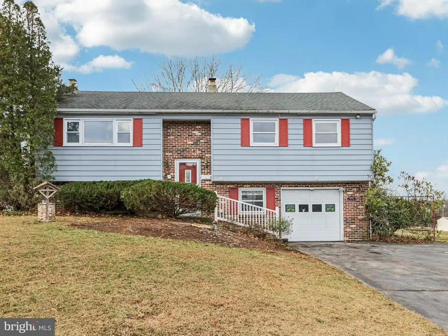 1275 Winchester Pl, Red Hill, PA 18076 - Image #3