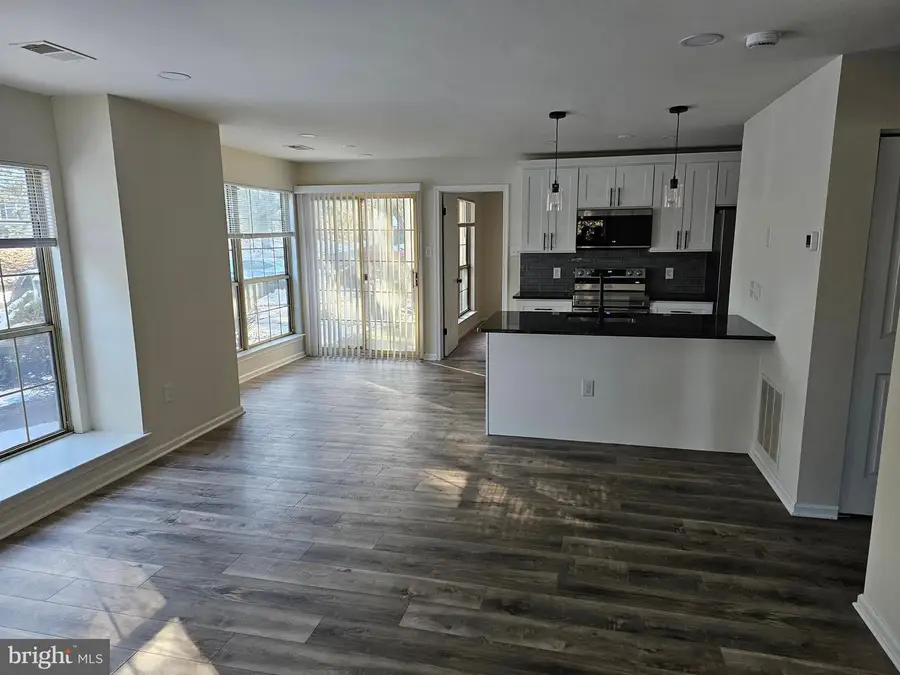 401 Foxcroft Cir #condo 401, Royersford, PA 19468 - Image #3