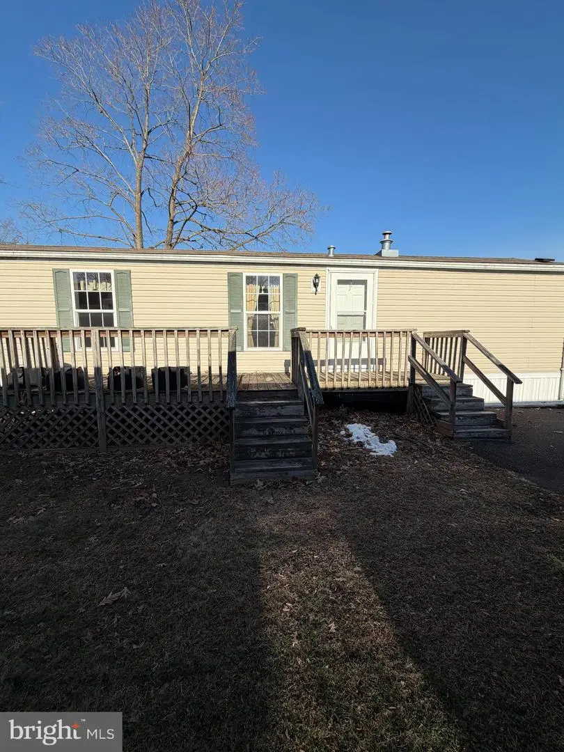 411 Oak Dr, Green Lane, PA 18054 - Image #2