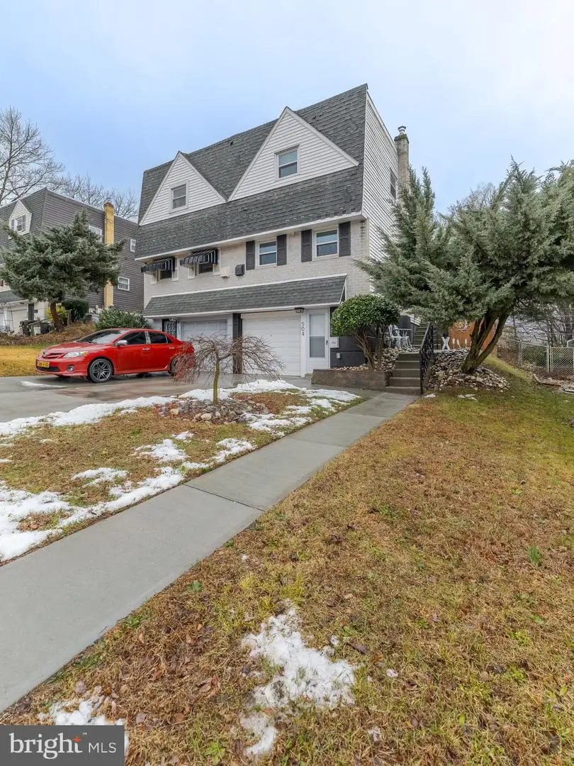 504 Natalie Ln, Norristown, PA 19401 - Image #2