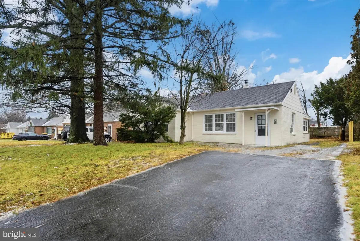 733 W County Line Rd, Hatboro, PA 19040 - Image #1