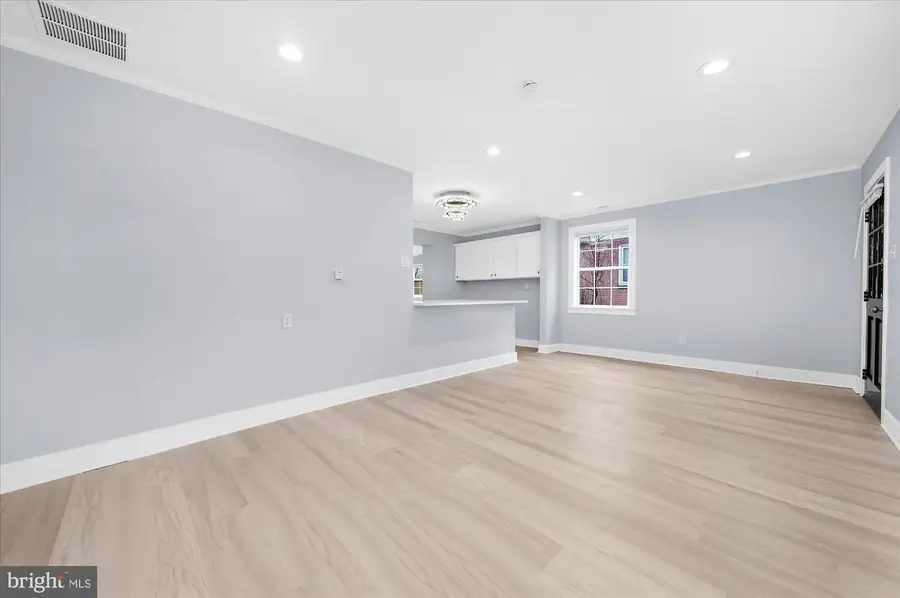 733 W County Line Rd, Hatboro, PA 19040 - Image #3