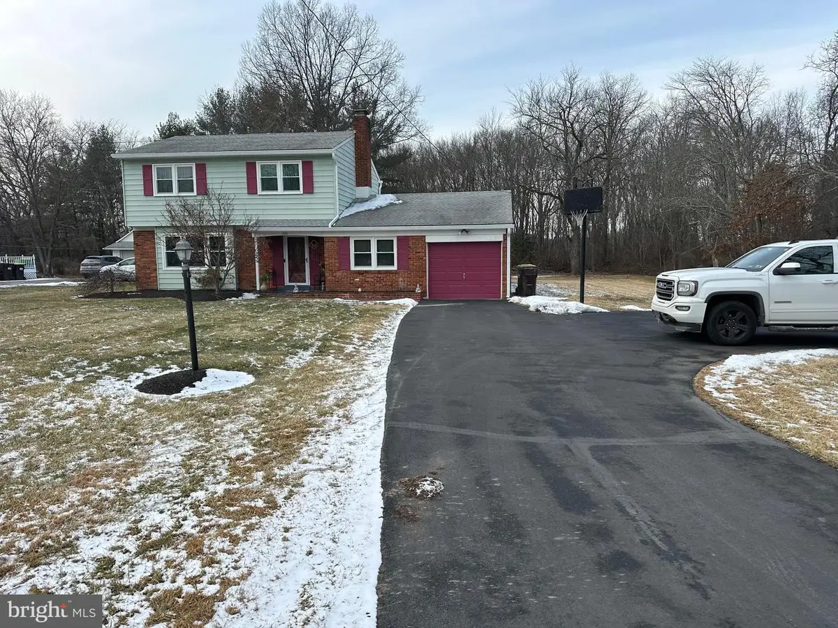 320 W Orvilla Rd, Hatfield, PA 19440 - Image #1