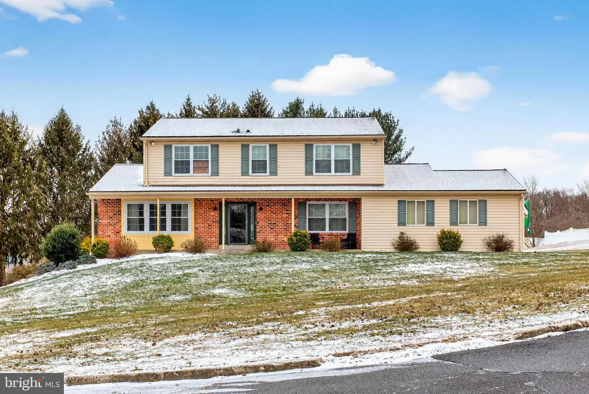 980 Crimson Ln, Pottstown, PA 19464 - Image #1