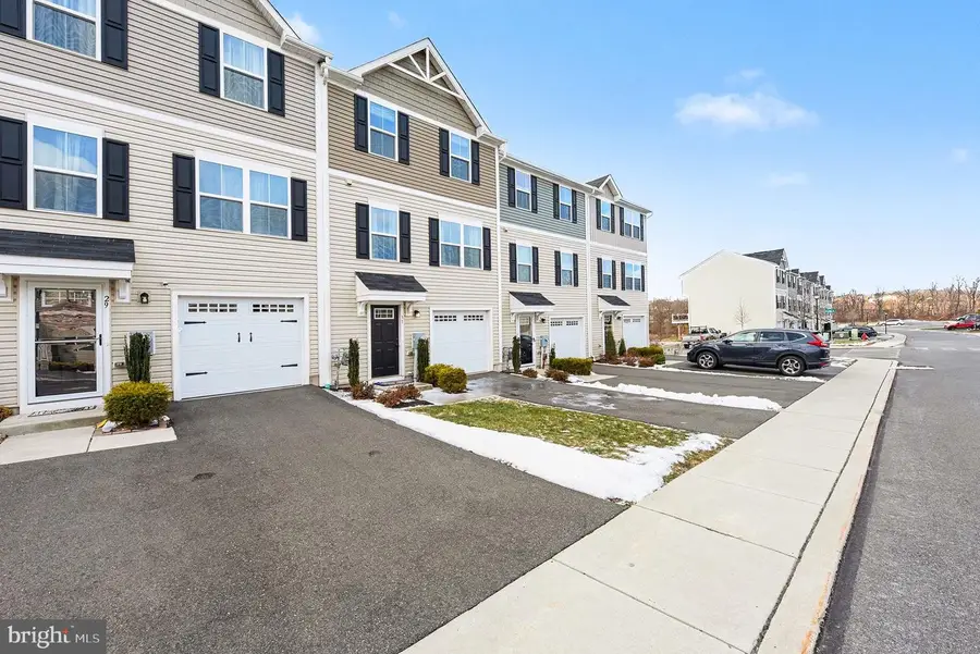 31 Foxwood Dr, Gilbertsville, PA 19525 - Image #3