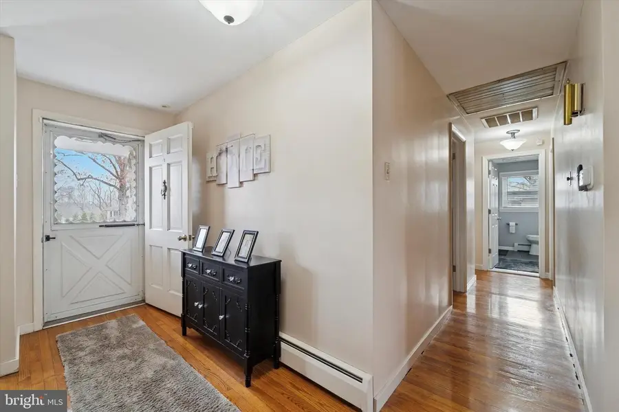 1217 Crestwood Dr, Pottstown, PA 19464 - Image #2