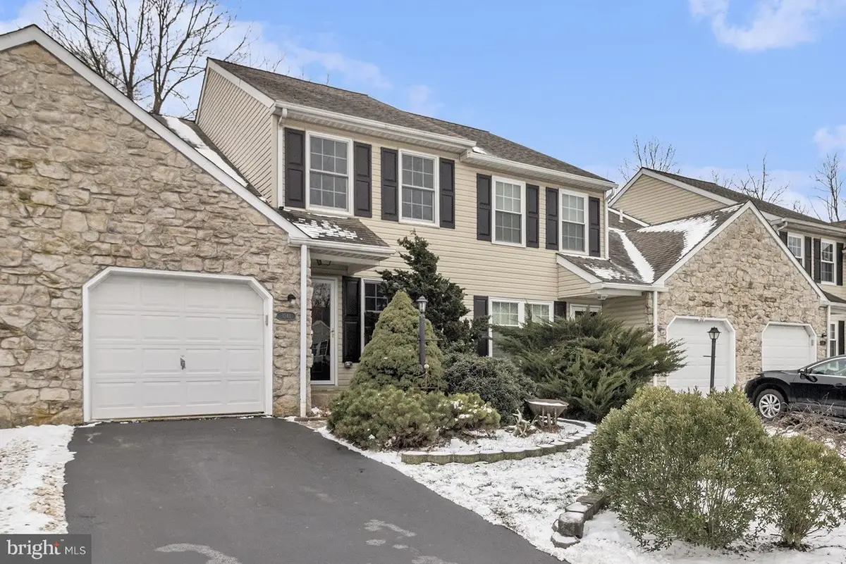 1241 Meadowview Cir, Lansdale, PA 19446 - Image #1