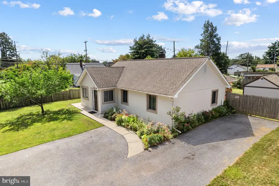 1402 Sterigere, Norristown, PA 19403 - Image #2