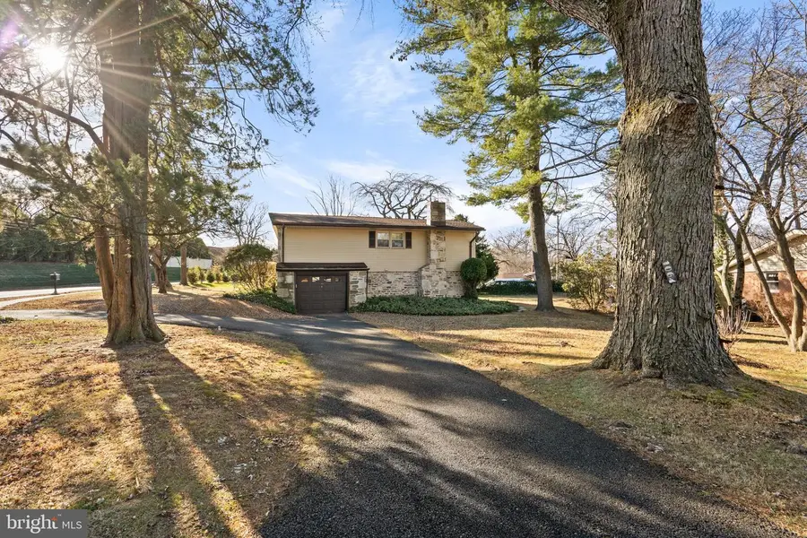 1064 Irvin Rd, Huntingdon Valley, PA 19006 - Image #2