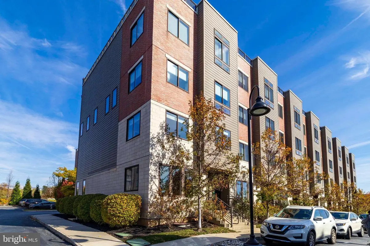 401 Lakeview Ct, King Of Prussia, PA 19406 - Image #1