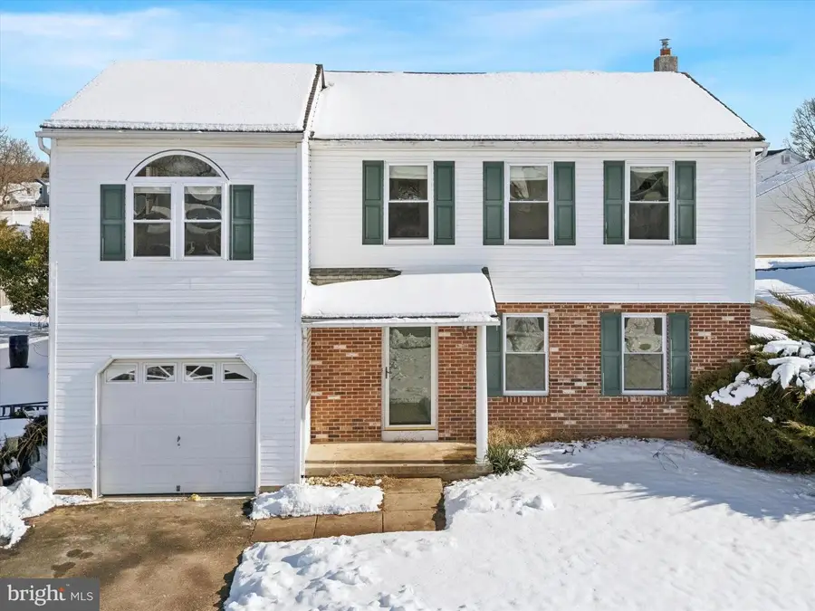 146 Hunt Dr, Horsham, PA 19044 - #2