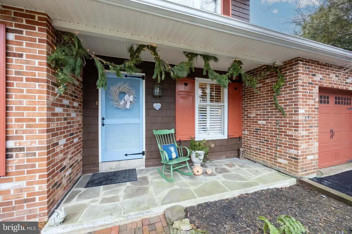 124 Russell Cir, Collegeville, PA 19426 - Image #1