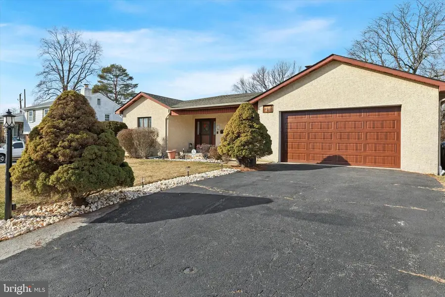 905 Selma St, Norristown, PA 19401 - #3