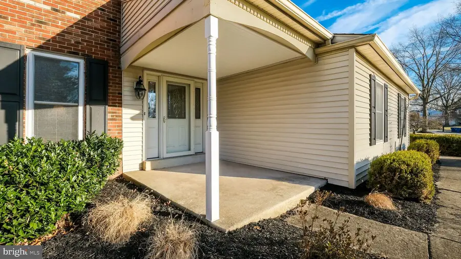 861 Patterson Dr, Lansdale, PA 19446 - Image #2