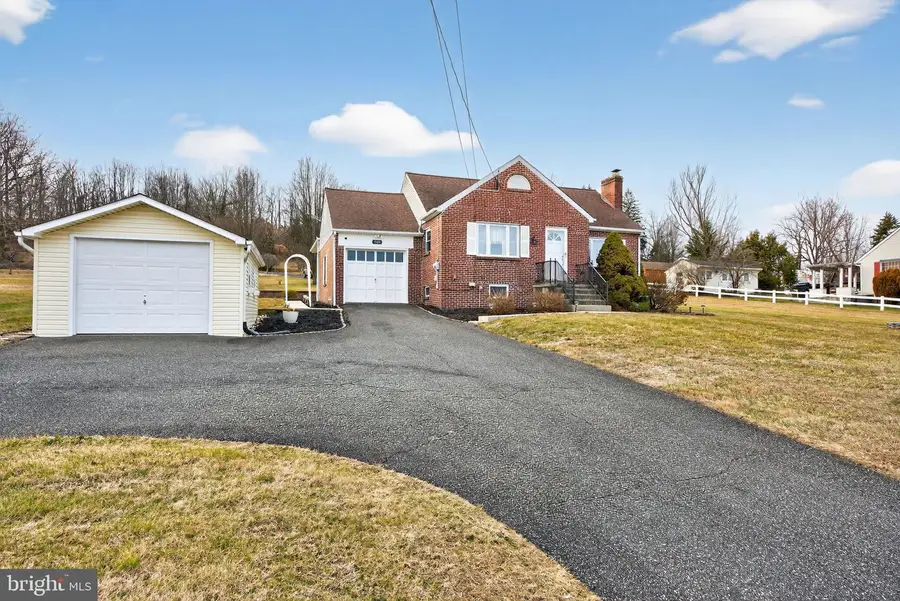 1361 N State St, Pottstown, PA 19464 - Image #2