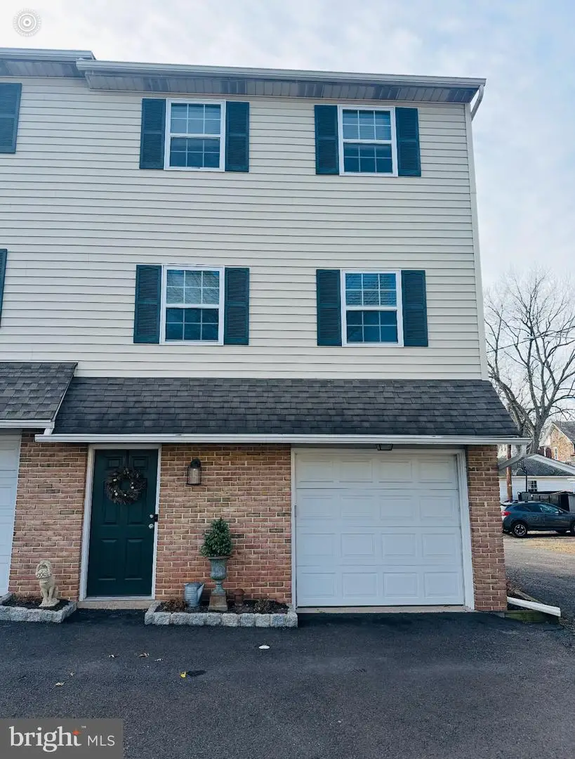 126 N Station St, Telford, PA 18969 - Image #1