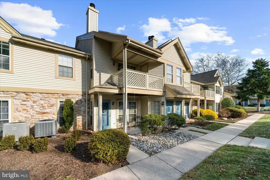 105 Foxmeadow Dr #condo 105, Royersford, PA 19468 - Image #2
