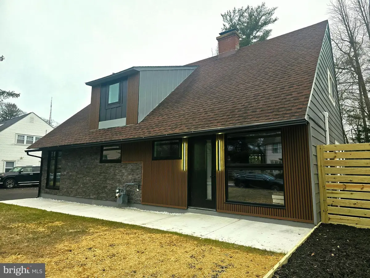 8004 Gladstone Rd, Glenside, PA 19038 - Image #1