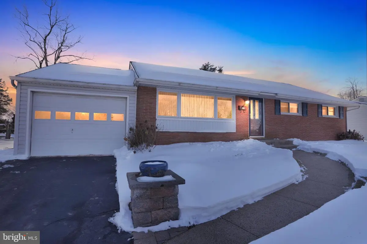 537 Sherwood Ln, Hatboro, PA 19040 - Image #1