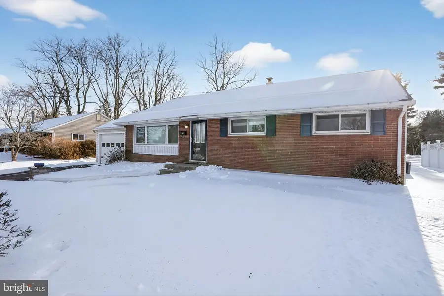 537 Sherwood Ln, Hatboro, PA 19040 - Image #3
