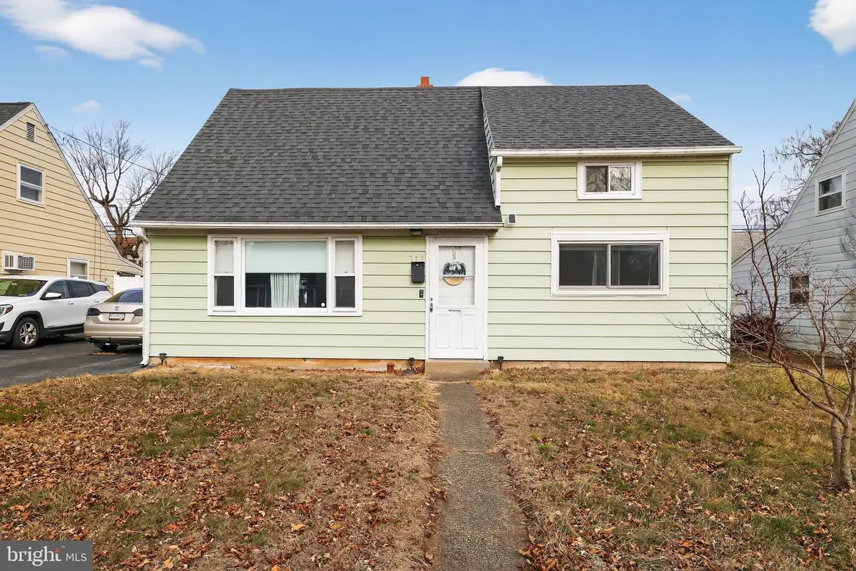 313 W Walnut St, Pottstown, PA 19464 - #1