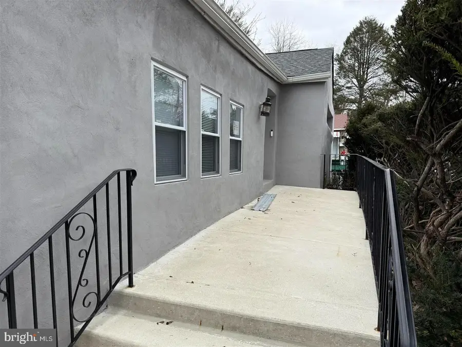 8002 Ivy Ln, Elkins Park, PA 19027 - Image #2