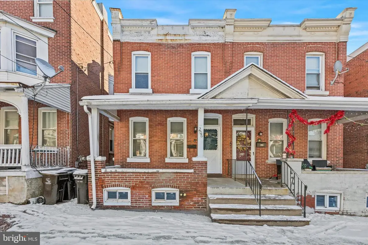 206 Chain St, Norristown, PA 19401 - #1