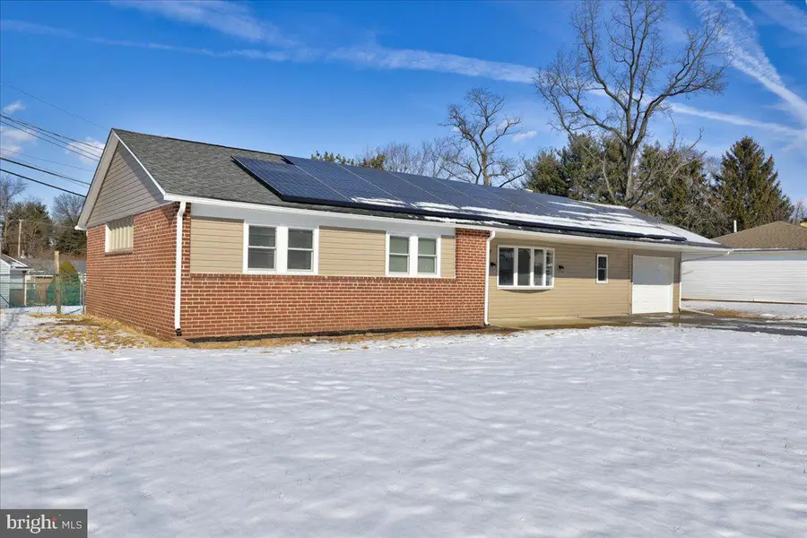 3103 Stoney Creek Rd, Norristown, PA 19401 - #2