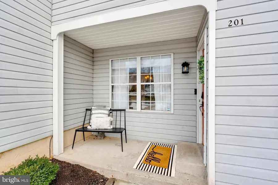 201 Stratford Ct, Lansdale, PA 19446 - Image #2