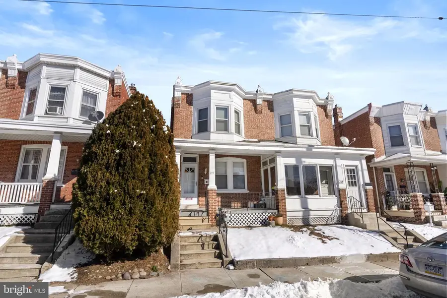 211 E Poplar St, Norristown, PA 19401 - #2