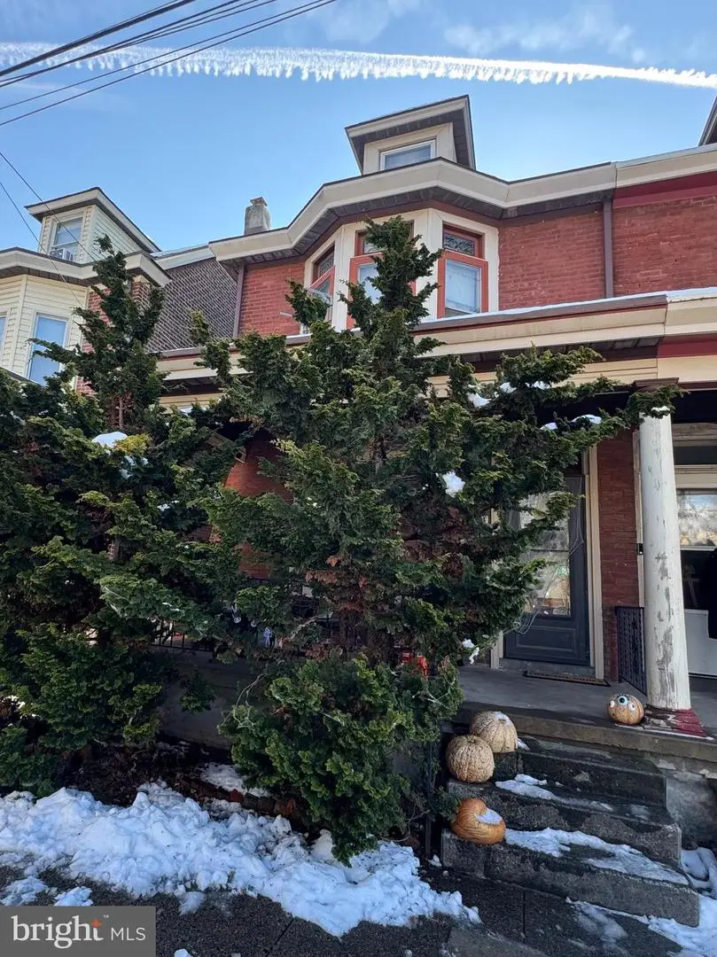 804 Queen St, Pottstown, PA 19464 - #1