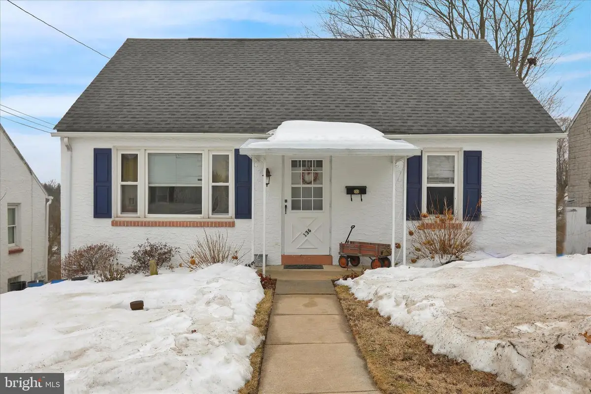 136 Reynolds Ave, Pottstown, PA 19464 - #1