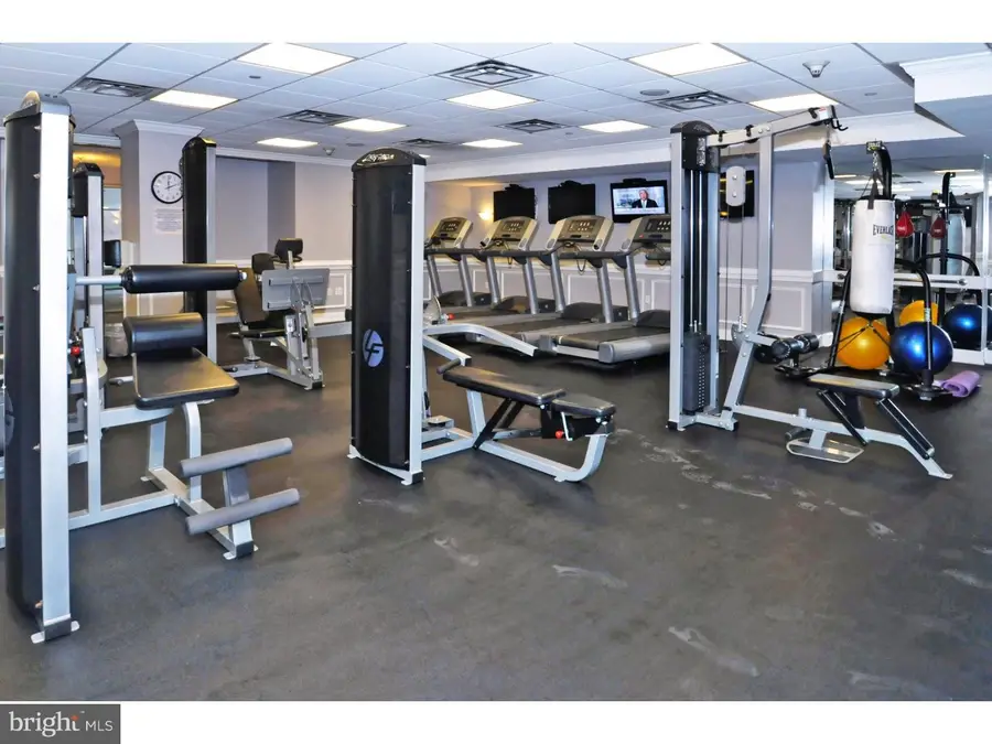 427 Carson Ter, Huntingdon Valley, PA 19006 - Image #2