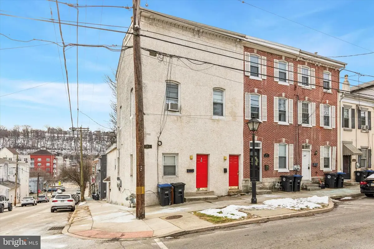 261 E Hector St, Conshohocken, PA 19428 - #1