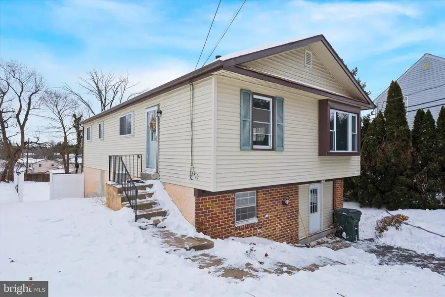 1551 Fitzwatertown Rd, Willow Grove, PA 19090 - Image #2