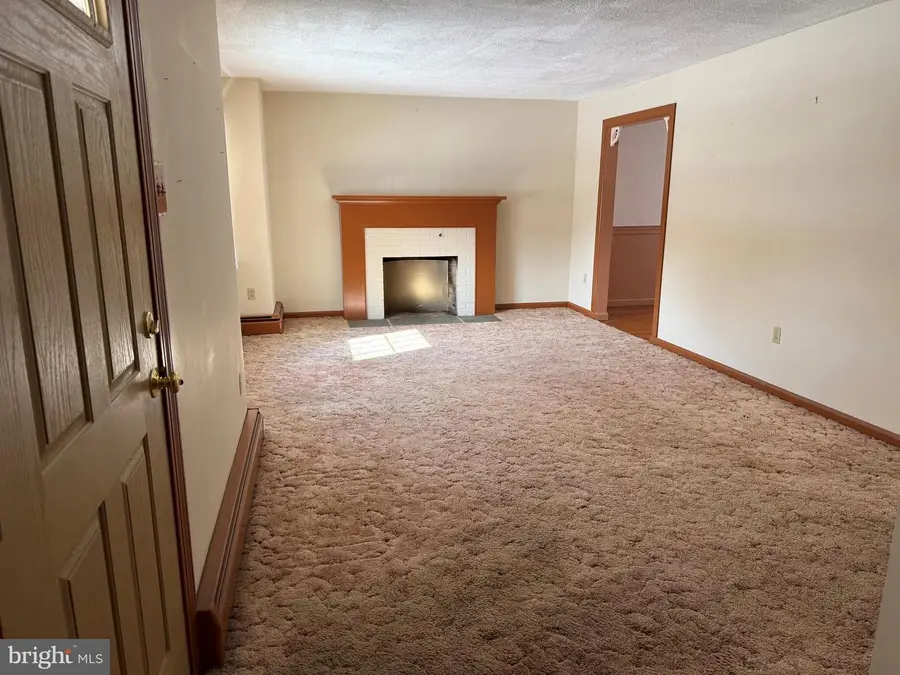 825 Lombardy Dr, Lansdale, PA 19446 - Image #3