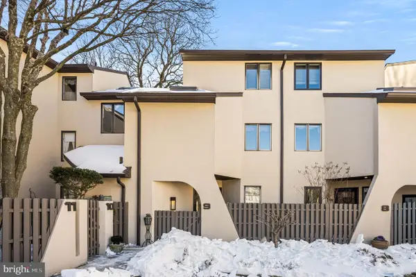 10 Llanfair Rd #9, ARDMORE, PA 19003