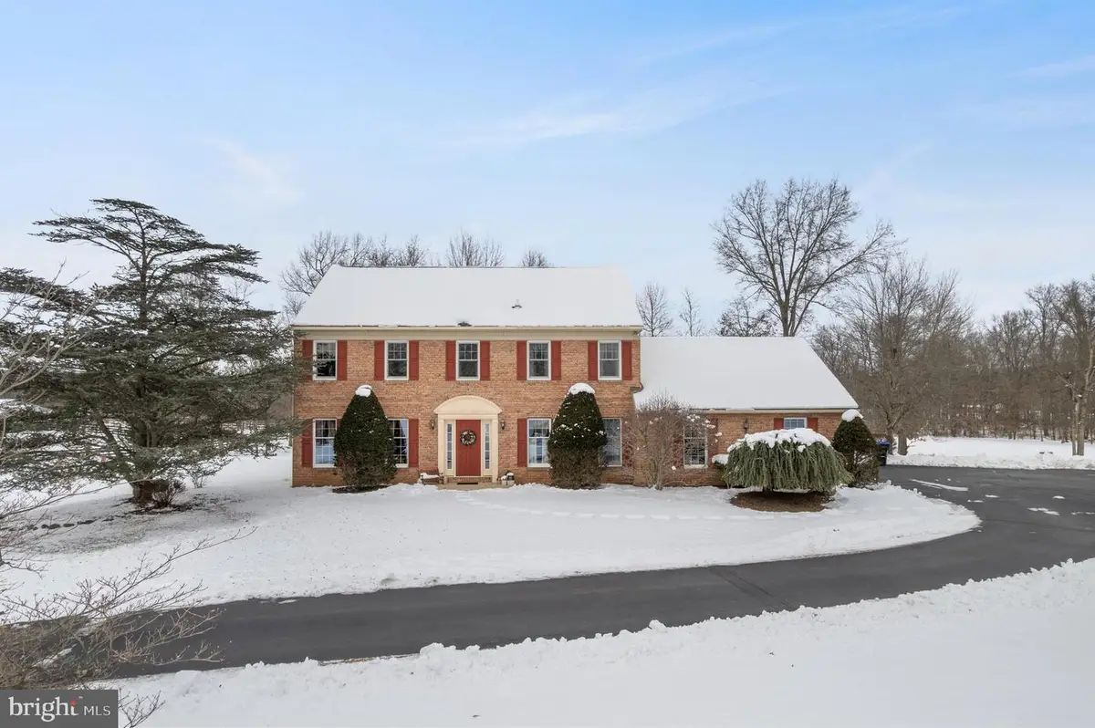 118 Middle Creek Rd, Gilbertsville, PA 19525 - #1
