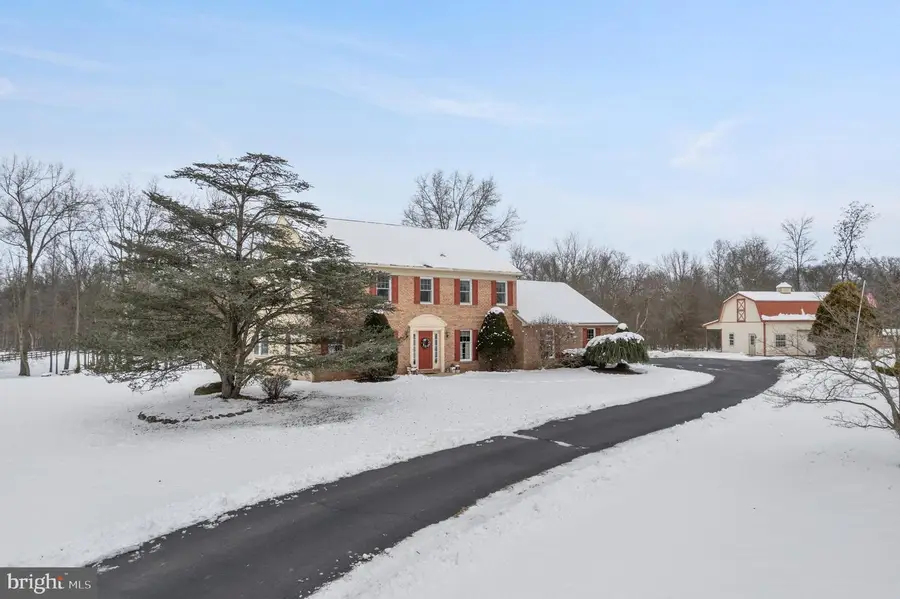 118 Middle Creek Rd, Gilbertsville, PA 19525 - #2