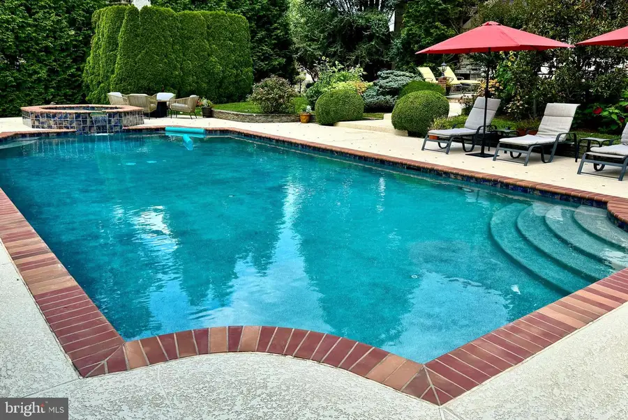 1710 Thornbury Ln, Maple Glen, PA 19002 - #2