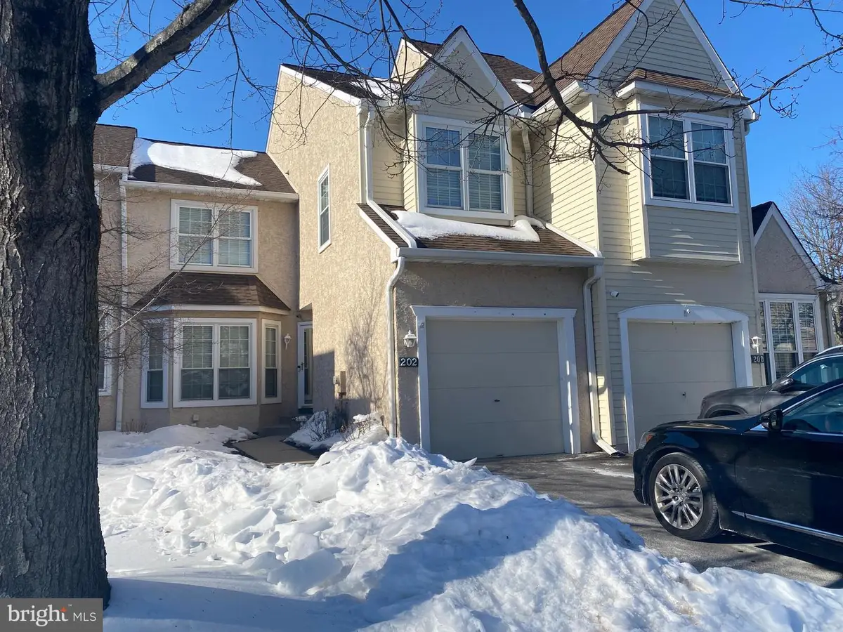 202 Country Club Dr, Lansdale, PA 19446 - #1