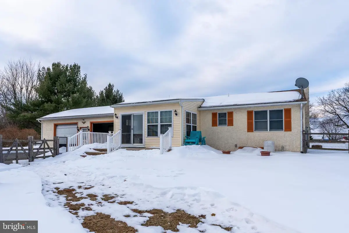 476 Evans Rd, Pottstown, PA 19464 - #1