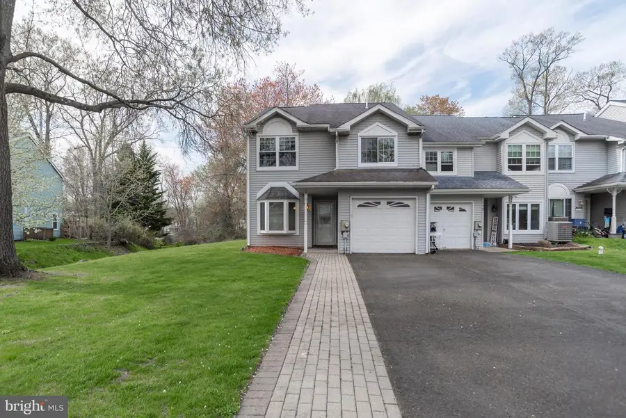 111 Sarahs Ln, Horsham, PA 19044 - #2