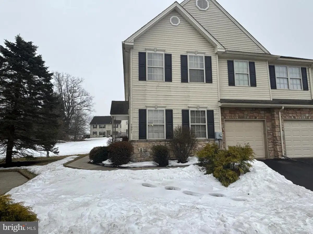 1901 Royal Ct, Royersford, PA 19468 - #1