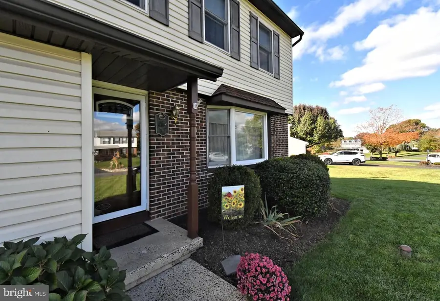 381 Courtland Ave, Harleysville, PA 19438 - #2