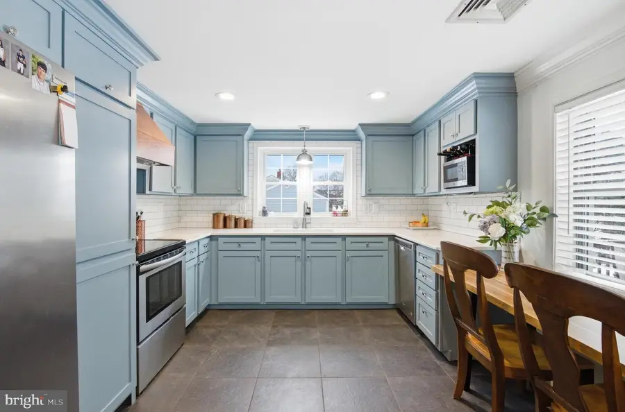 21 W Cherry Ln, Royersford, PA 19468 - #3