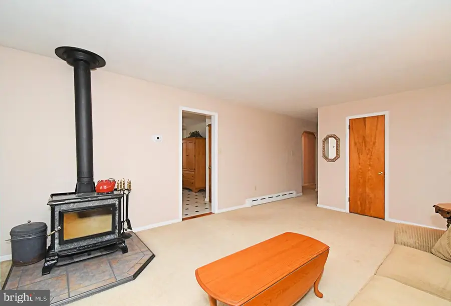 725 Mine Hill Rd, Schwenksville, PA 19473 - #3